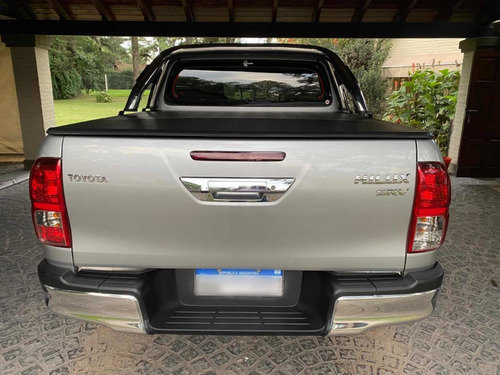 Toyota Hilux 2.8 Cd Srv 177cv 4x4 At 2017