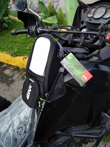 Imagen 10 de 10 de Bolso Magnetico Ea106b Givi Para Tanque De Gasolina De Moto
