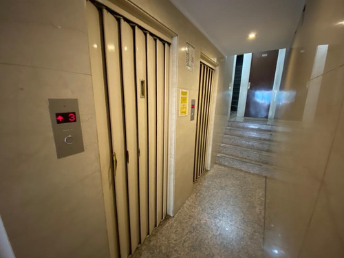 Imagen 21 de 25 de Semipiso 4 Ambientes En Venta, Villa Crespo - Balcón Corrido, A Refaccionar