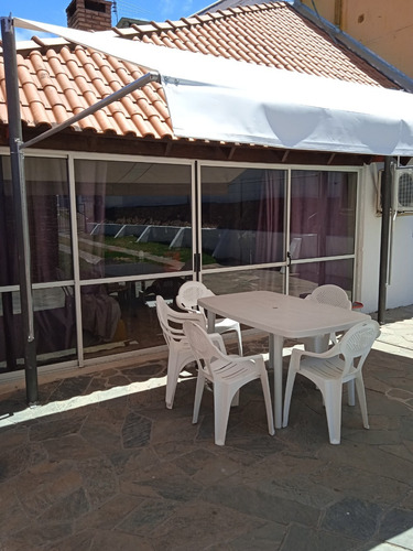 Casa En Atlántida Excelente Ubicación, Barrio Jardín