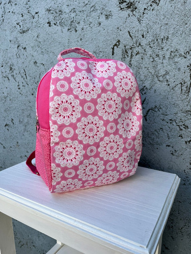 Mochila Infantil Reforzada 30cm Con Bolsillo Interno Fucsia Mandala