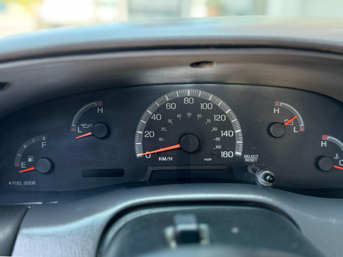 Ford Lobo F-150 Cabina Regular Xl T/m Plata 1999