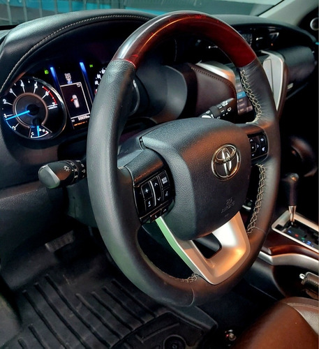 Imagen 11 de 18 de Toyota Fortuner