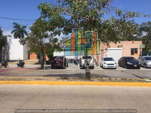 Imagen 9 de 16 de Iocal Comercial Con Departamentos En El Centro De Playa Del