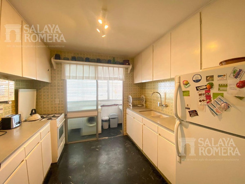 Imagen 7 de 16 de Venta Apartamento Edificio Malecon - 3d Servicio - Playa Mansa Ref:4204000