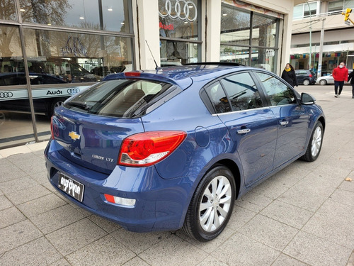 Imagen 2 de 9 de Chevrolet Cruze