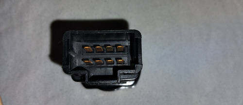 Switch Botón Luz De Emergencia Renault Logan Sandero 04-08 (Usado)