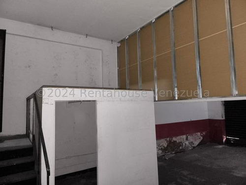 Ag. Vende Magnifico Local Para Colocar Un Negocio De Comida, Taller, Esta A Pie De Calle, Excelente Oportunidad.