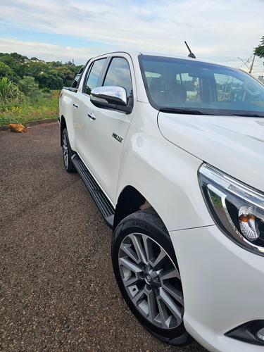 Toyota Hilux 2.8 Tdi Srx Cab. Dupla 4x4 Aut. 4p