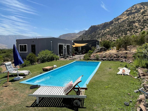 Casa Con 5.000 M2 De Terreno Con Piscina (82768)