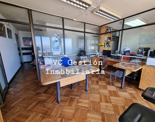 Oficina En El Casco Histórico De Valparaíso