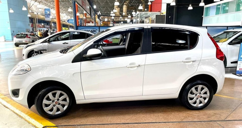 Imagem 14 de 15 de Fiat Palio 1.0 Mpi Attractive 8v 2015