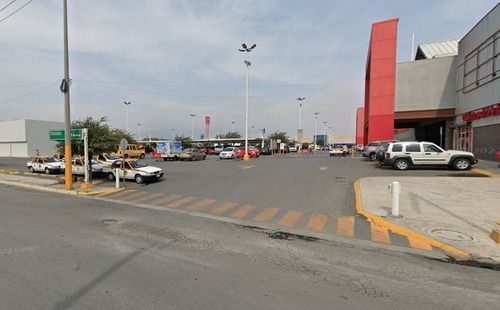 Casa En Recuperacion En Cda. De Anáhuac, General Escobedo, Nuevo Leon, Recuperación Bancaria Laab1