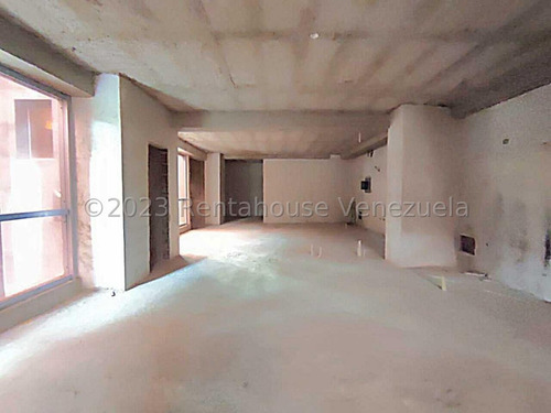 Espectacular Oficina En Venta, Ubicada En La Zona Norte De La Ciudad De Maracay, La Arboleada. Ideal Para Comenzar O Expandir Tu Negocio 24-1270 Irrr