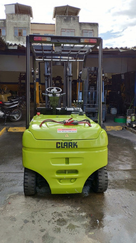 Montacargas Clark Gex30