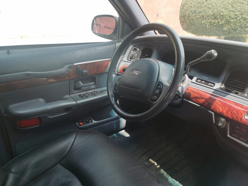 Ford Grand Marquis Piel