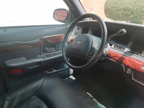 Ford Grand Marquis Piel