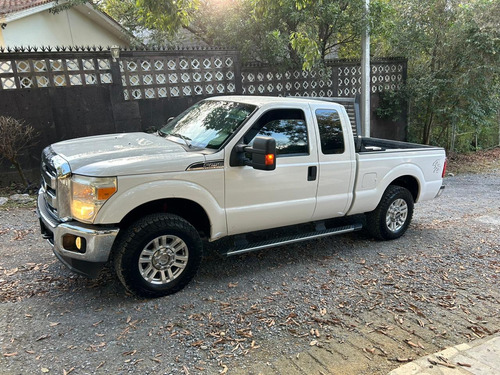 Ford F-250 Súper Duty Xlt Cabina y media 4x4 gasolina