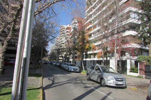Imagen 16 de 27 de Duplex En El Mejor Sector De Vitacura 7000uf