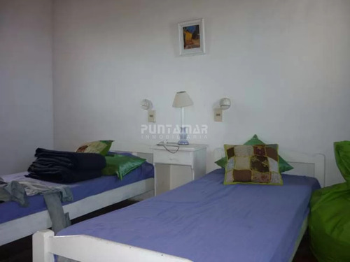 Divina Casa De 4 Dormitorios A Metros De Playa El Chorro