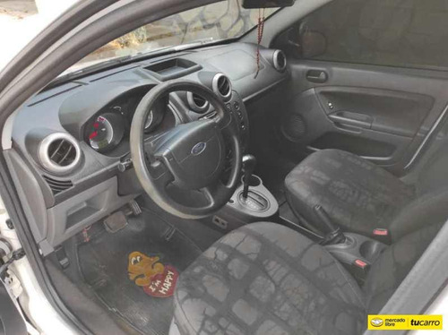 Ford Fiesta Automático