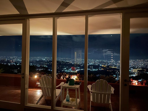 Imagen 8 de 14 de Casa Diseñada Por El Arq. Alberto Manrique, Alto Hatillo