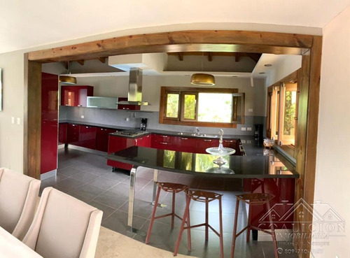 Imagen 8 de 14 de Coalición Vende Villa Amueblada Tipo Mansión En Jarabacoa-