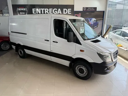 Mercedes-Benz Sprinter Cargo van larga