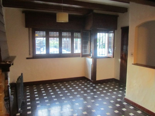 Venta Chalet Estilo Vasco O Importante Lote Para Emprendimiento Edilicio - 3 Dorm. Y 2 Escritorios Con Amplio Parque