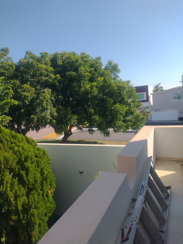 Casa Amplia Con Jardin En Frac. Lomas Recidencial, Riviera Veracruzana