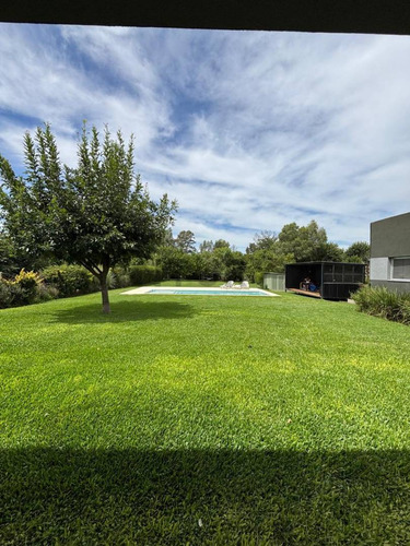 Casa En Alquiler En City Bell - 473 135 Y 136