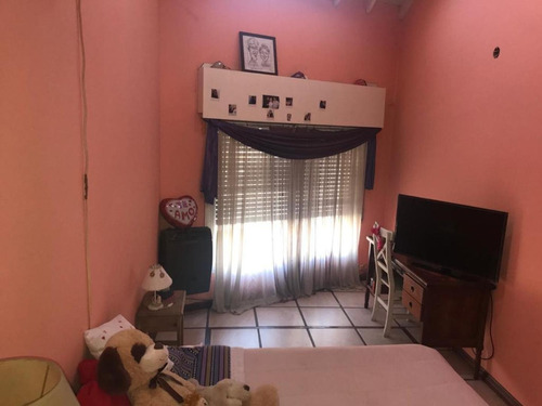 Imagen 11 de 30 de Venta Casa De 5 Ambientes Con Cochera Para 5 Autos