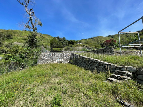 Se Vende Terreno De 1.400 M² En El Arenal, Sector San Mateo, Mérida.