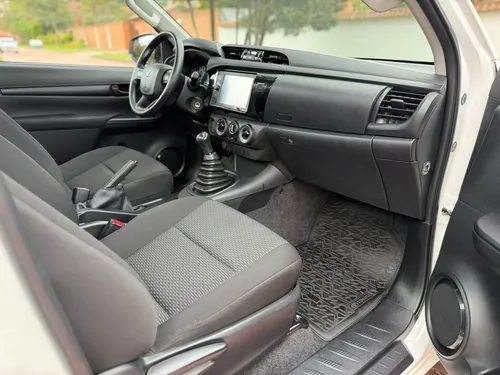 Toyota Hilux 2.7cc Mt 2022