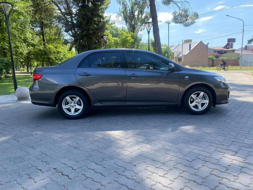 Imagen 4 de 11 de Vendo - Financio Toyota Corolla Xei Año 2013