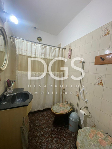 Casa En Venta Para Dos Familias En Block En Lanús Este