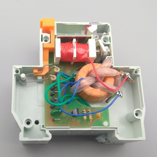 Interruptor diferencial miniatura-para riel din Tomzn TPNL-32