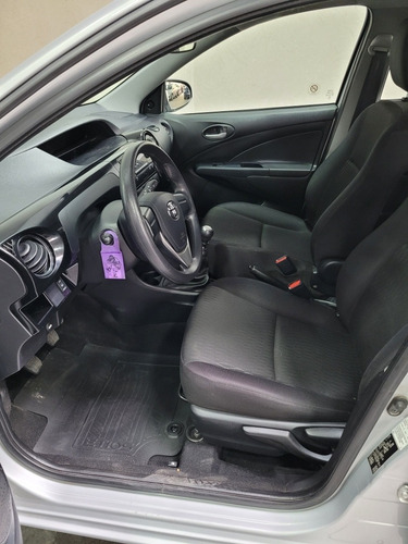 Imagen 18 de 18 de Toyota Etios 2017 1.5 X Famaautos