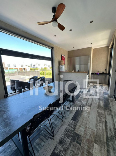 Casa En Venta En Club De Campo Santa Rita - San Vicente