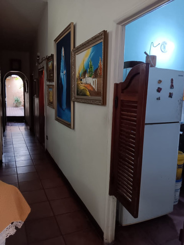Amplia Vivienda En Venta En Las Mercedes De Cabudare (mact)