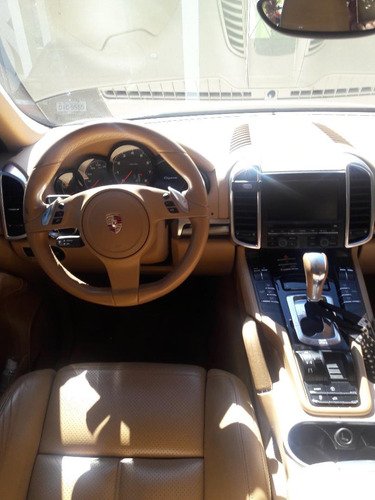 Porsche Cayenne 2011 Completa