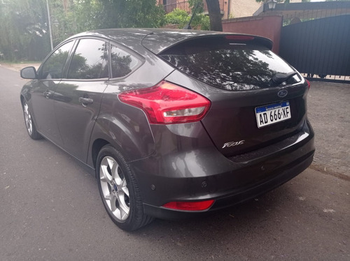 Ford Focus Se Plus Automatico 2.0 2019 Gris 5 Puertas