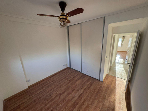 Semipiso De 3 Ambientes Con 2 Cocheras