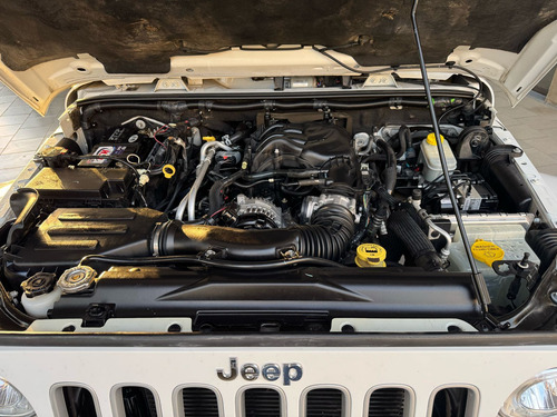 Jeep Wrangler 3.8 V6 Unlimited Sahara JK 4x4 At