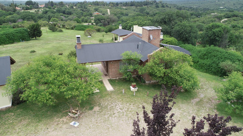 Venta De Complejo De Cabañas Con La Mejor Calificación En Todos Los Portales - 8 Cabañas - 10.000m2