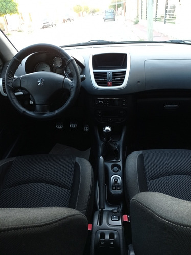Peugeot 207 2013 1.4 Sedan Feline Hdi 70cv
