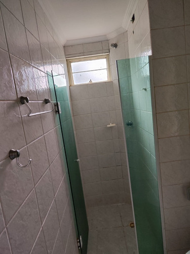 Apartamento Com 2 Quartos , Sala , Cozinha , Banheiro E W.c