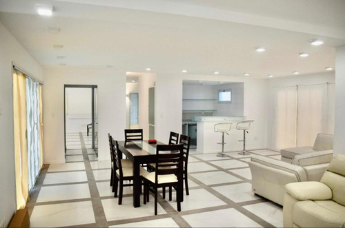 Vendo Con Renta De Usd 3.000 Chalet Con Piscina. Parque De 1.400m2 En Esquina De Dos Avenidas Pinar Sur.