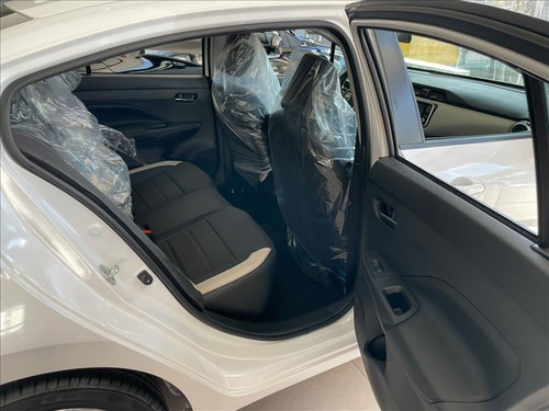Imagem 8 de 10 de Nissan Versa 1.6 16v Exclusive