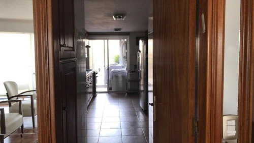 Alquiler Rambla. Primer Piso Con Patio De 72 Mts. Amoblado.